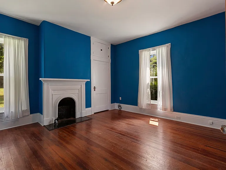 5820 Chamberlain Ln — Photo 24