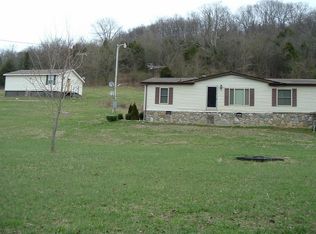 1305 Wolf Hill Rd, Bethpage, TN 37022