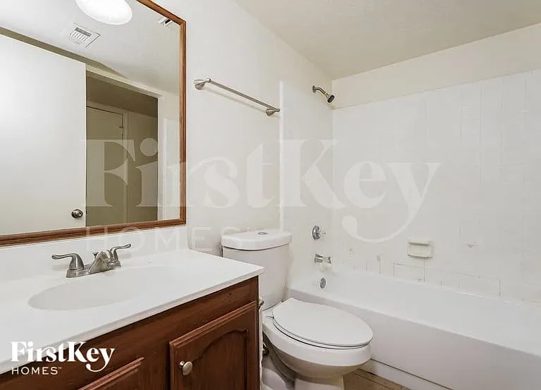 2404 Busch Dr — Photo 13