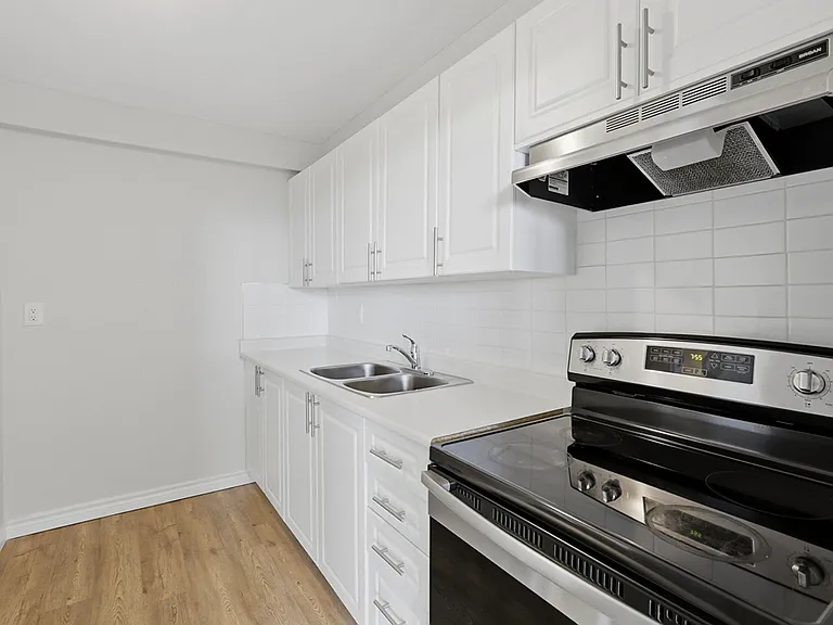 8325 Riverside Dr E — Photo 16