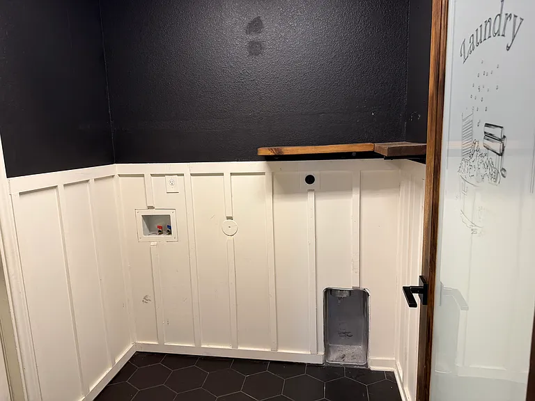 5936 Alexandria Dr — Photo 10