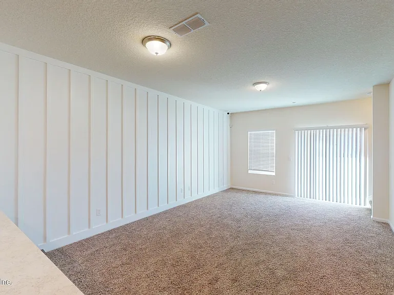 810 Capitol Pkwy — Photo 8