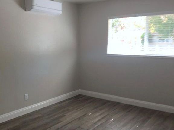 2nd image of 805 S Minnesota St