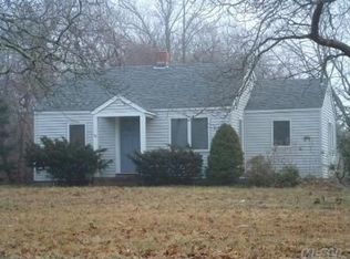 58 Summit Blvd, Westhampton, NY 11977