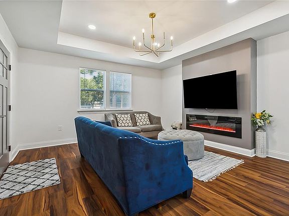 4th image of 3222 47th St