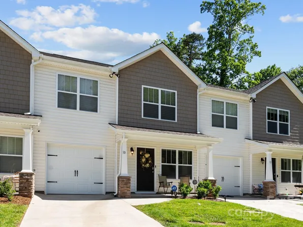 10 Chambers Garden Dr, Arden, NC 28704