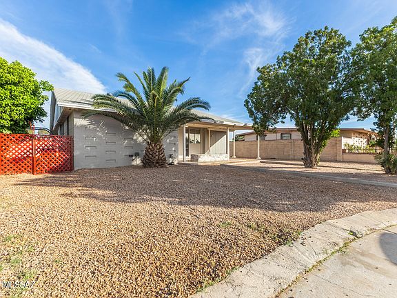 2nd image of 4121 E Valentine Pl