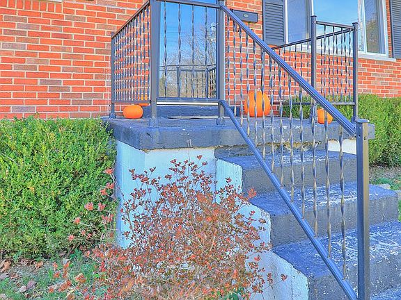 3rd image of 427 Hallam Ave