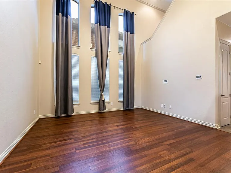 1475 Cambridge Dr — Photo 18