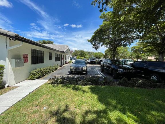 4th image of 11401 NW 43rd St
