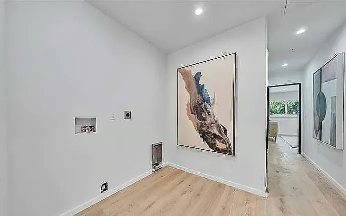 959 Worcester Ave — Photo 7