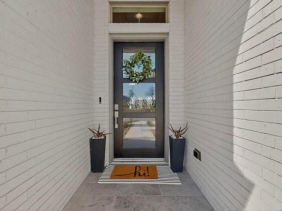 4th image of 747 Alta Circle