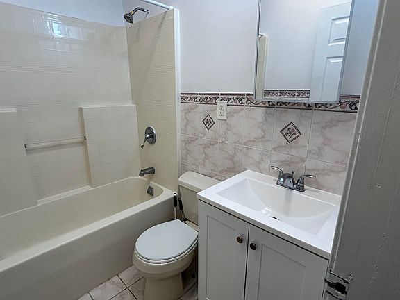 5th image of 35 Stegman St Floor 1