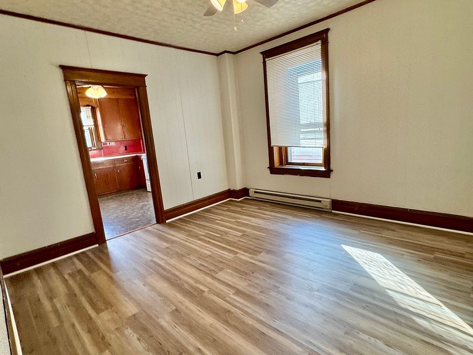 204 Linden Ave 1F - Living Room