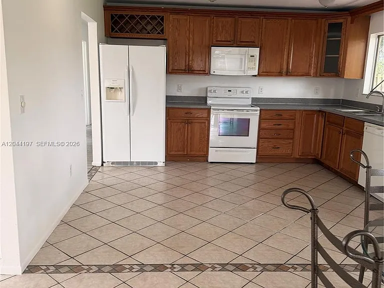 731 24th St SW — Photo 6