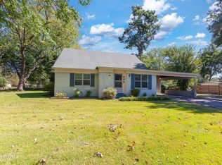 566 Pearson Dr, Jackson, TN 38305