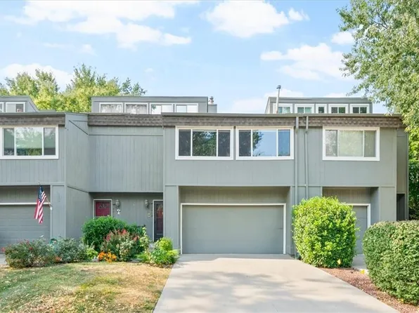 12012 W 66th St, Shawnee, KS 66216