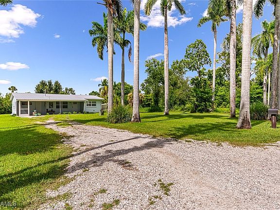 3rd image of 4147 Saums Dr