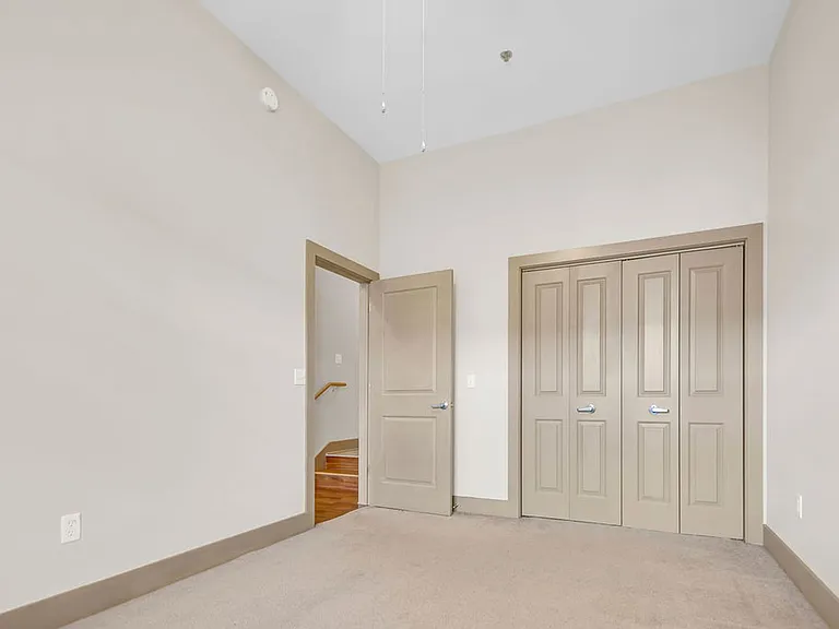 103 N College Ave — Photo 9