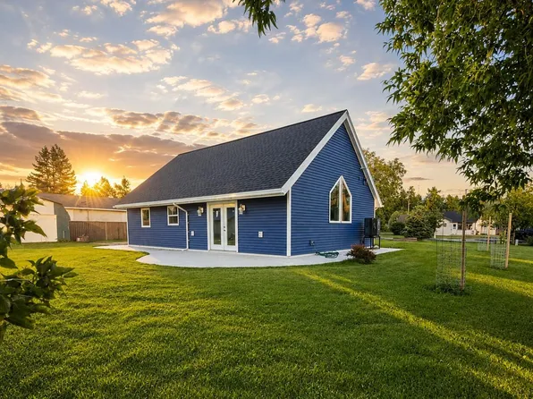 415 George St, Cheboygan, MI 49721