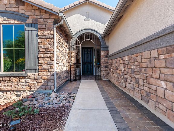 3rd image of 18413 W SAGUARO Lane