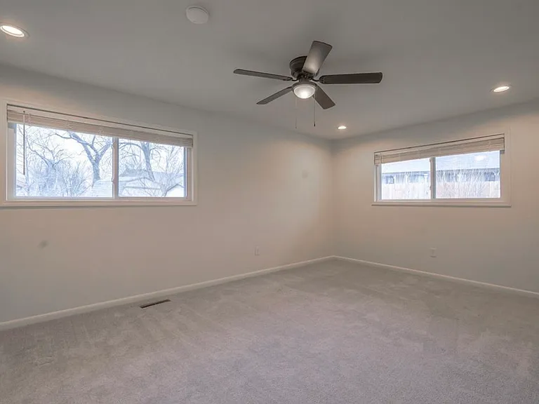 104 N Burr Oak Rd — Photo 18