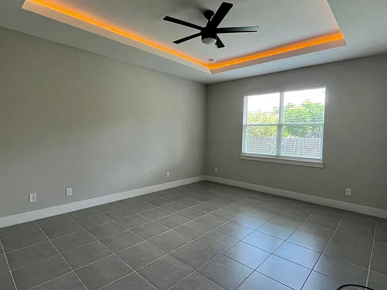 1157 Hudson Harbor Ln — Photo 16