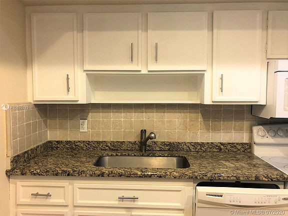5th image of 1549 SE 4th St #1549
