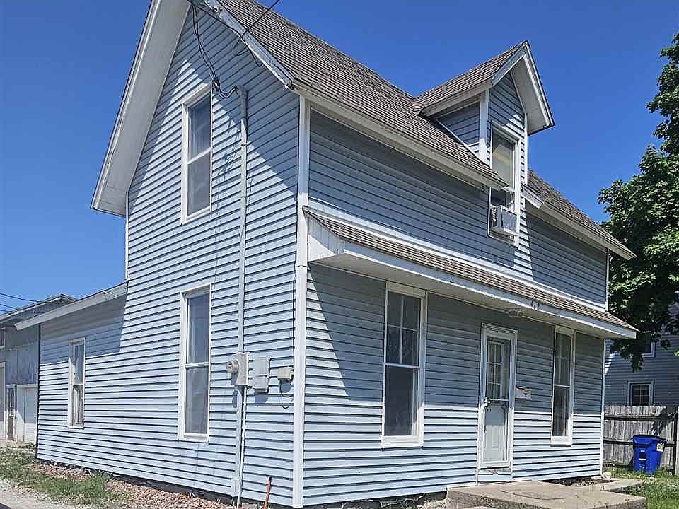 2nd image of 412 E 3rd St