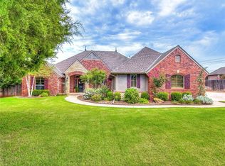 733 E Olivia Ter, Mustang, OK 73064