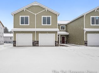 13669 Signature Dr, Holland, MI 49424
