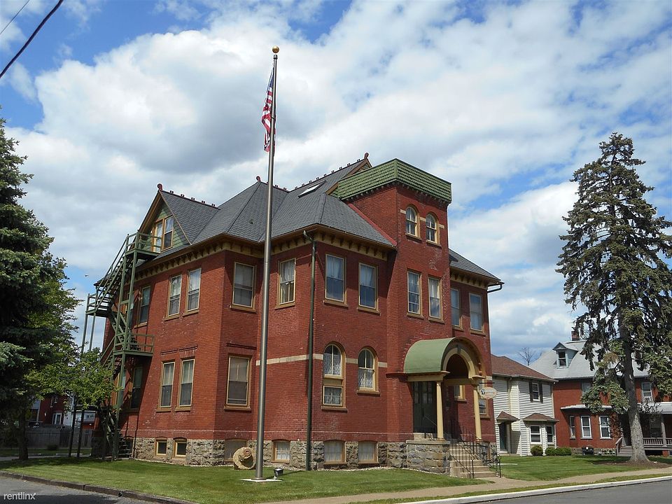 Vallamont School Apartments 428 Brandon Avenue, Williamsp