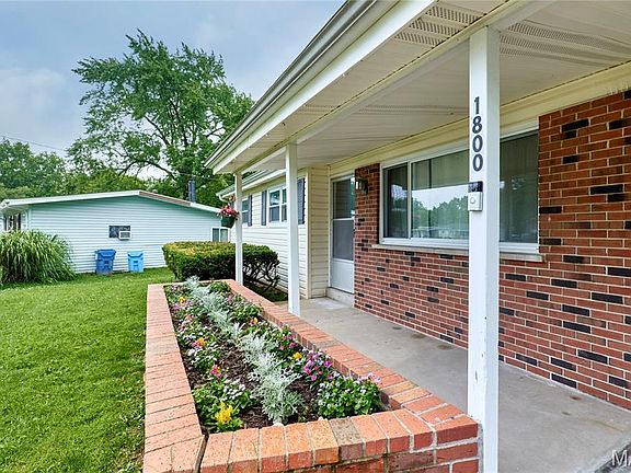 3rd image of 1800 Apple Blossom Ct