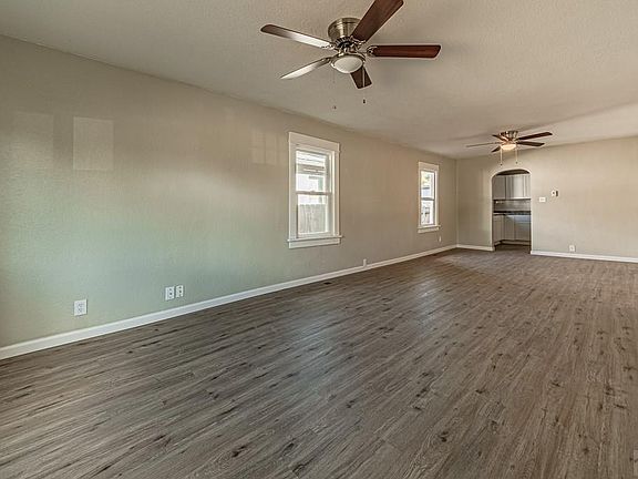 3rd image of 1012 E 5th St