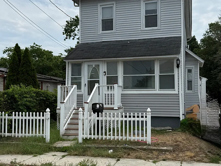 112 N 2nd St — Photo 1