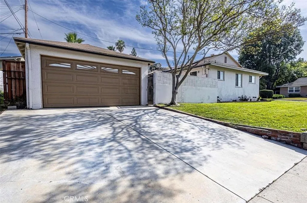 3 bed, 1112 sqft, $3,800 — Photo 1