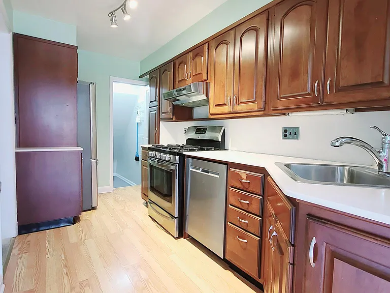 1822 Darrich Dr — Photo 4