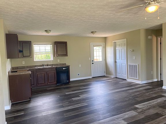 5th image of 119 Melissa Ln