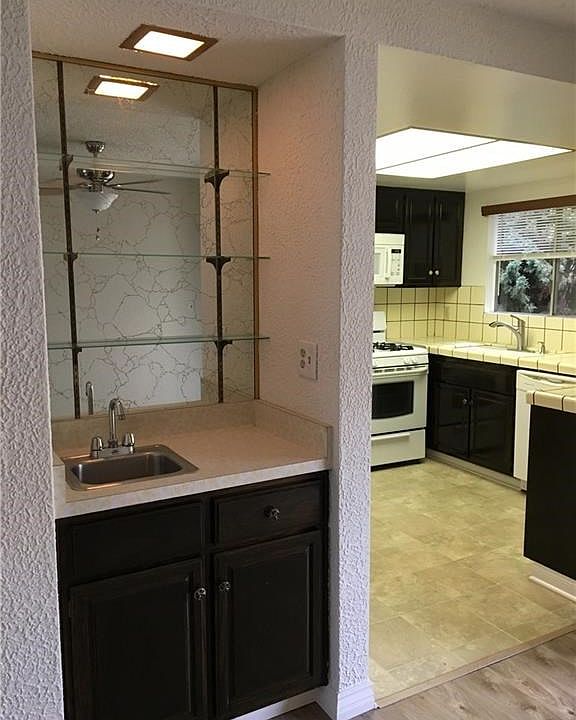 2nd image of 1179 W 11th St #6