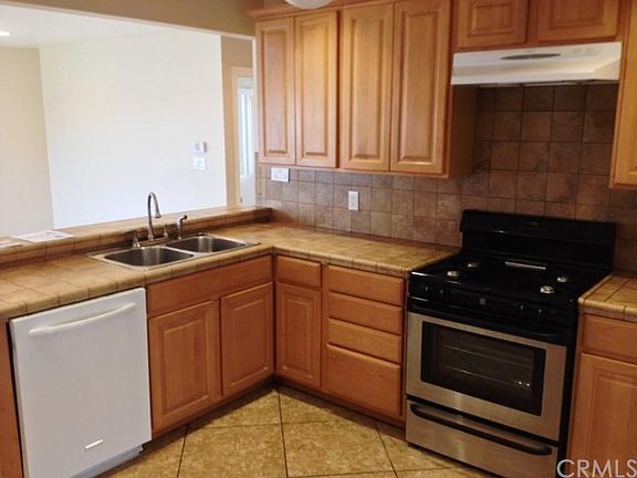 4th image of 21113 Normandie Ave