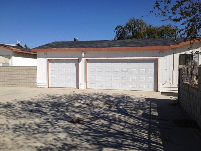 3 Car Garage