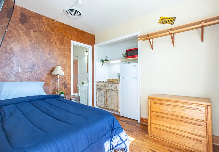 210 E North St #3 — Photo 1