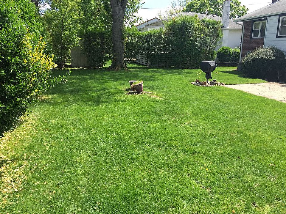 2nd image of 121 Lincoln Rd E