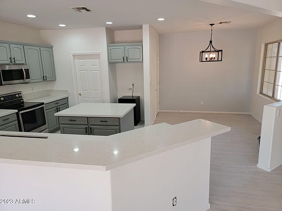 3rd image of 22220 N LAS POSITAS Drive