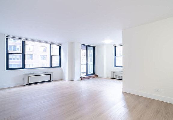 5th image of 245 E 40th St APT 16G
