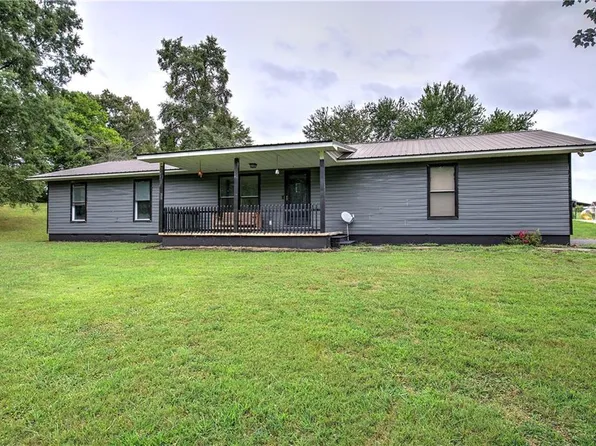 751 Liberty Rd SW, Calhoun, GA 30701