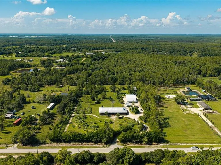 828 Sanctuary Rd — Photo 40
