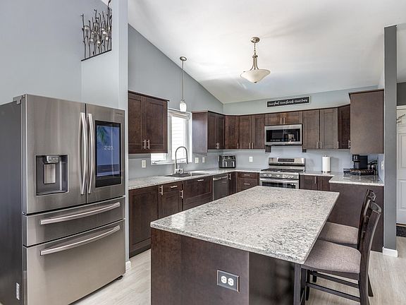 3rd image of 75 Jacob Ave
