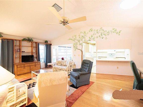 5th image of 668 Linden Dr #338