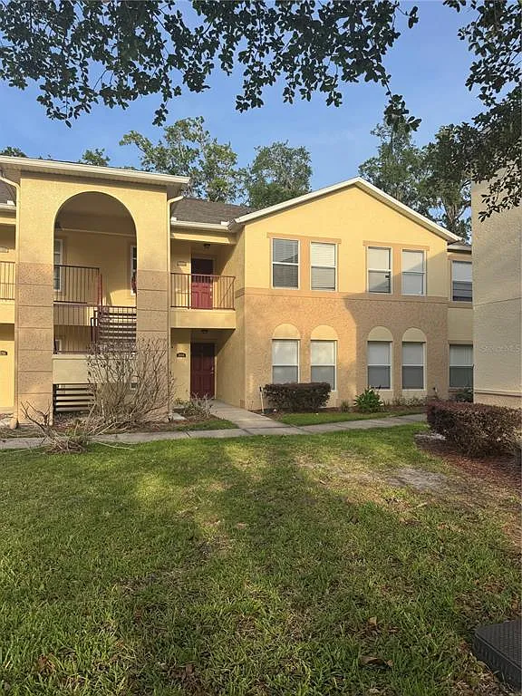 3 bed, 2.0 bath, 1202 sqft, $1,800 — Photo 1